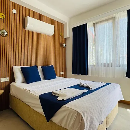 Hotel Tomsan & *