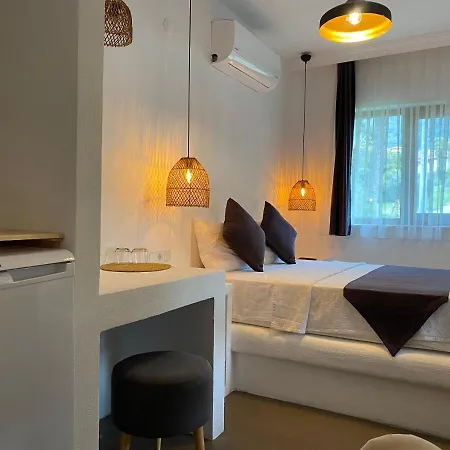 Tomsan Suites&villas Hotel *