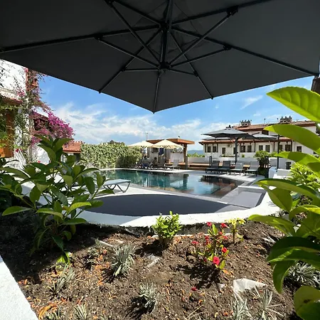 Hotel Tomsan Suites&villas
