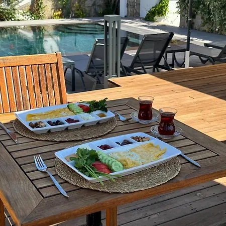 Tomsan Suites&villas Hotel *
