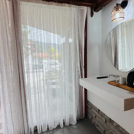 Tomsan & アクヤカ