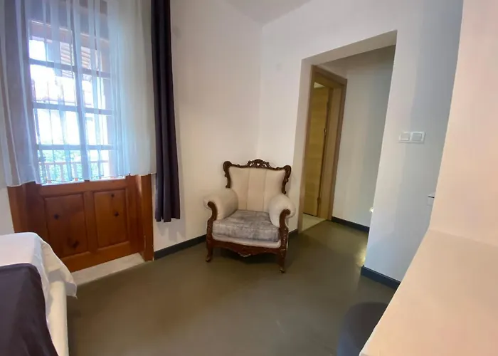 Tomsan Suites&villas Hotel *