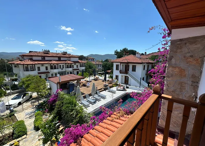 Tomsan Suites&villas Hotel *