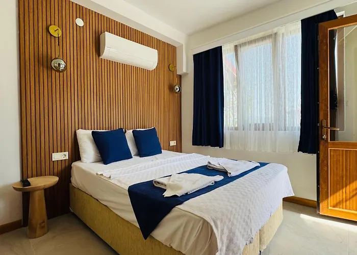 Otel Tomsan & *