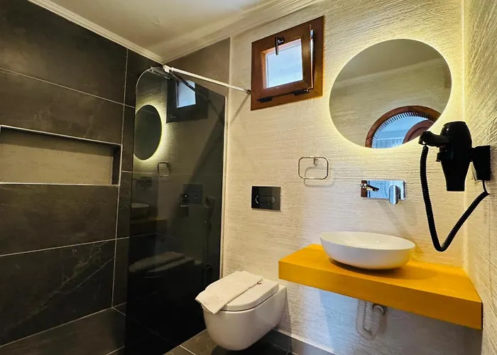 Tomsan Suites&villas Hotel *